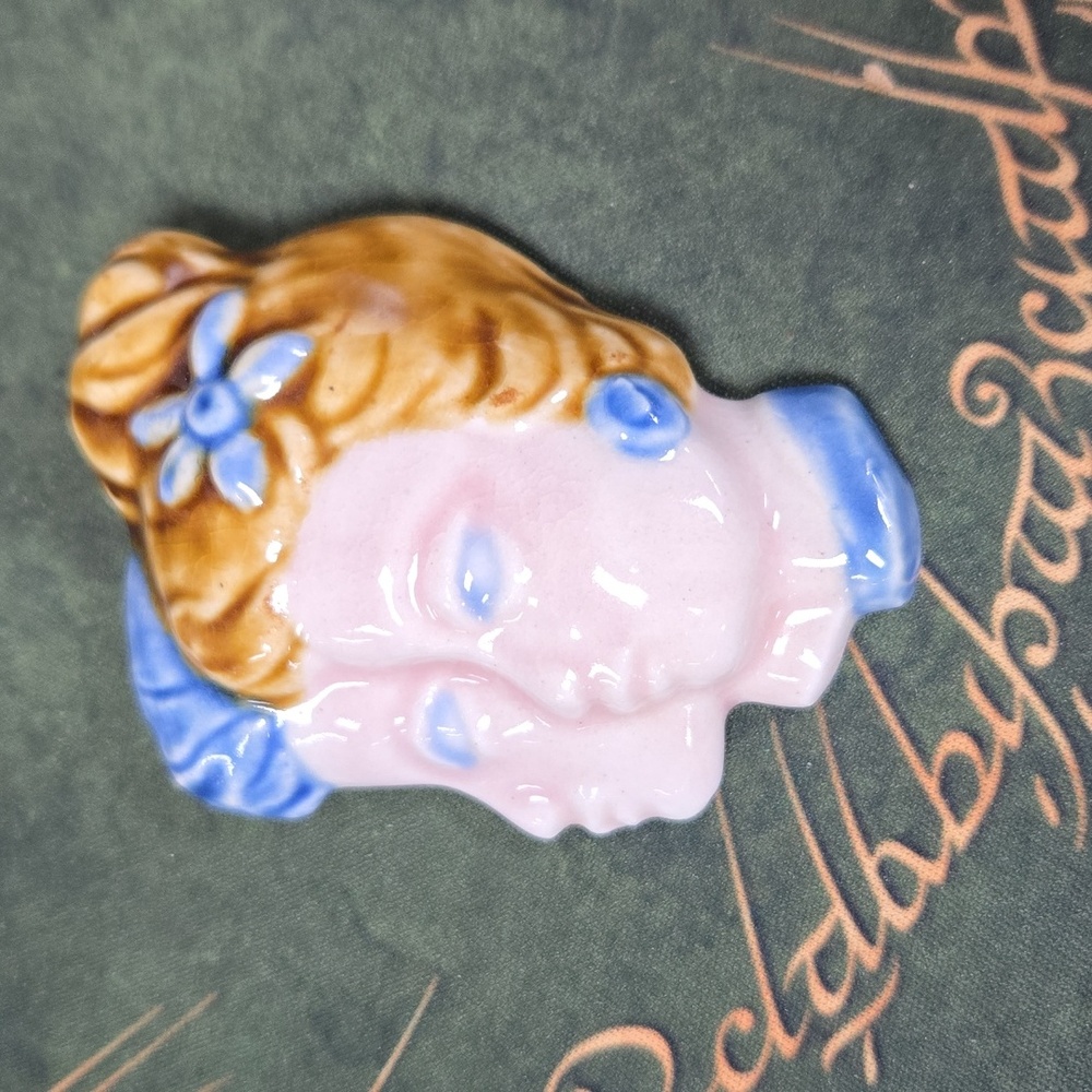 Ceramic Brooch - Picture 2 of 7